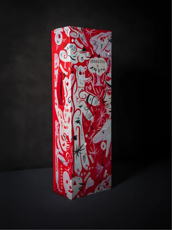 Нога хамона Joselito в фирменной упаковке
